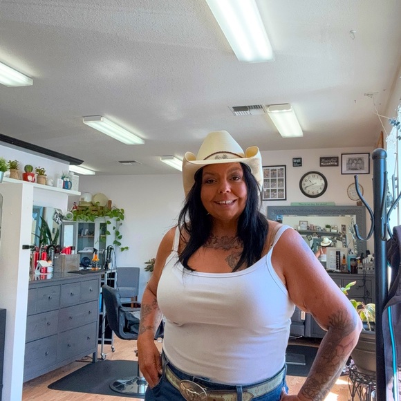 Meet your Posher, Twila - Picture 8 of 8